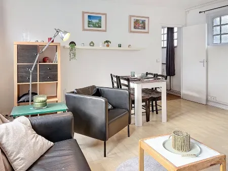 Bright apartment for 4 people 5 minutes from the center of Lille Отели в г. Марк-ан-Барёль