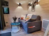 The TINY HOUSE at Le Haras. Hotels in Avrille