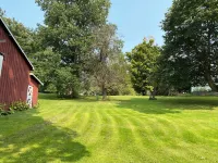 Spring Creek Farmhouse Luxury Family Retreat on 25 acre with direct river access Hotels in Cairo