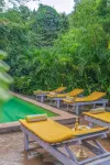 Locomo Boutique, Morjim - Stay Work Eat