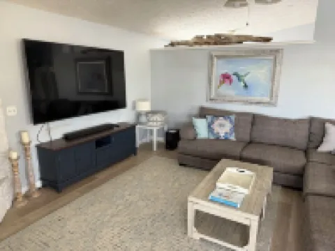 Gulfview Luxury Villa - Waterfront, Spacious, 5 Bed, Heated Pool, Direct to Gulf