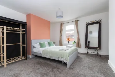 The Cozy Terrace. Two bedroom, terraced house in the centre of Guisborough. Hotel in zona Roseberry Topping