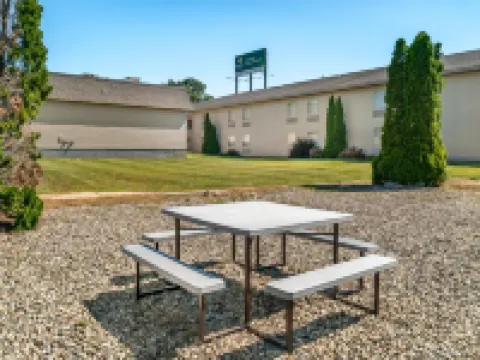 Quality Inn & Suites Next to the Casino Hoteles en Condado de Calhoun