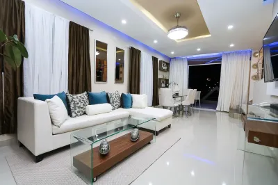 Vista Hermosa RD<br>Modern 2 BR vacation home with Balcony.<br> Hotels in 