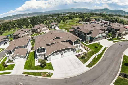 Spacious - Midway Getaway -Majestic Views  4 Bd  4.5 Bath Near Park City Resorts