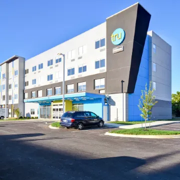 Tru by Hilton Louisville Airport Отели рядом с достопримечательностью «Сикс Флэгз Кентакки Кингдом»
