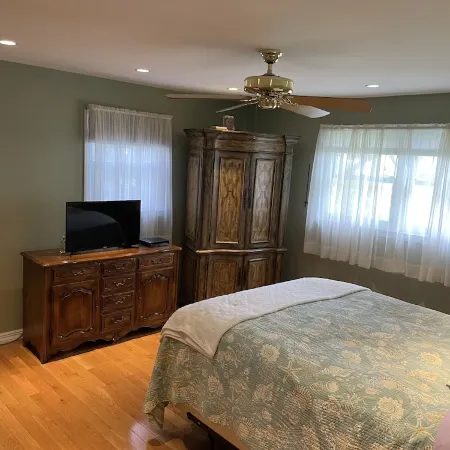 Spacious Hampton Bays Home-Near Shinnecock Hills- Perfect for 2026 US Golf Open!