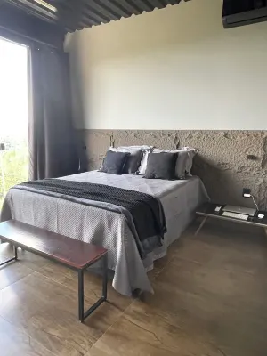 Glass house on the mountain in Macacos, close to waterfalls and ecological trails Hotels in der Nähe von Municipal Park of Mangabeiras