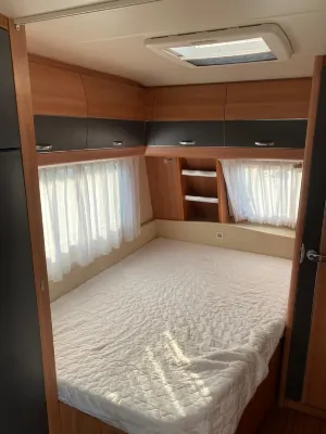 Caravan for rent by pond - enjoy nature, peace and quiet! Hotel a Geraardsbergen