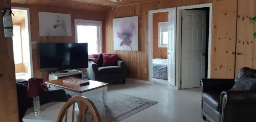 Peaceful retreat on the Shores of Lake Erie Hotels in Haldimand County