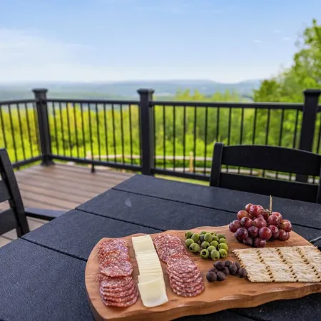 Unreal Mountain Views w/ Hot Tub Near Charming Jim Thorpe & Blue Mountain Skiing