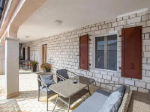 Comfortable Apartment in Umag With Parking Space Hotels in Murine