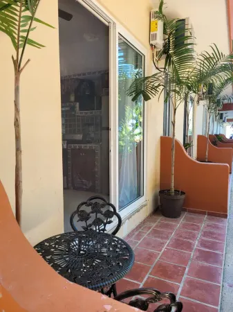 One bedroom tiny condo PB1 with huge pool! Extended stays get discounted rates!