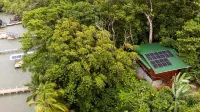 Eco-Luxury Hilltop Bungalow – Ocean and Jungle Views, WiFi & A/C - Bastimentos
