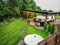 Unique Cozy Argosy Airstream with Hot-Tub, Very Private Hotels in Wayne Township