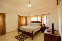 Charming,Spacious 5-bedroom villa in charming Metro Juan Dolio with WiFi, AC Hotels in 