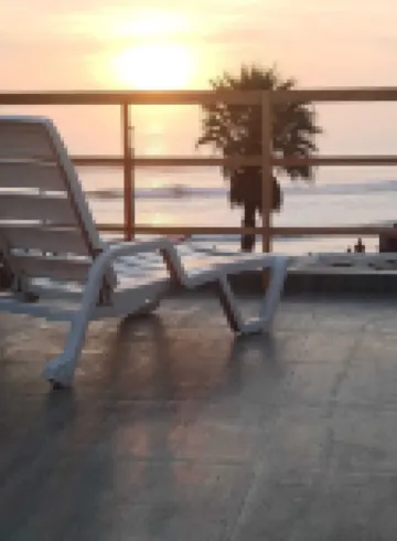 Ubicado al frente de la playa, excelente opción para vacaiones en pareja.