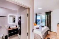 Perfect villa Stressless with beautiful pool in charming Smoković Hotel a Smokovic