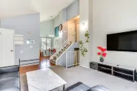 Charming 3-bedroom townhome with WiFi and AC in West Valley City