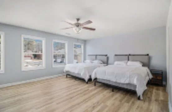 Charming 3-bedroom townhome with WiFi, AC in lovely Lawrenceville