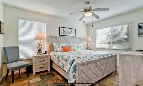 Beachfront Gulf Views 2BR 2BA with pool and elevator -just steps to the beach