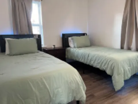 Charming 2-bedroom house with WiFi and AC in Carthage 迦太基酒店