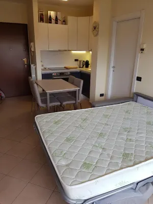 House near the Malpensa Airport with new furniture and all the comforts 부스토아르시치오 호텔