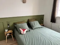 The Saint-Cyrien smile! Near Versailles and Saint Quentin en Yvelines. Các khách sạn ở Saint-Cyr-l'Ecole