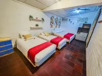 Charming 3-bedroom cabin with AC, WiFi in the beaches of Sonsonate Hotels in Acajutla