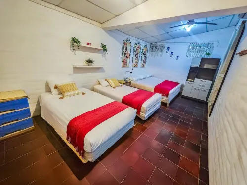 Charming 3-bedroom cabin with AC, WiFi in the beaches of Sonsonate Hotels in Acajutla