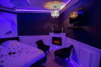 Lovin'Room Romantic Suite with private Jacuzzi