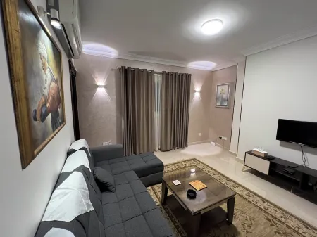 Charming 2-bedroom apartment with AC, WiFi in lovely Giza Governorate & pyramids