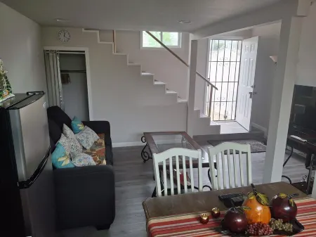 Cozy 1-bedroom apartment in charming West Covina with AC, WiFi