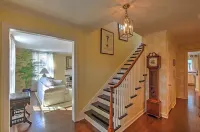 Heidi House-Close to everything 4-bedroom house in delightful Decatur