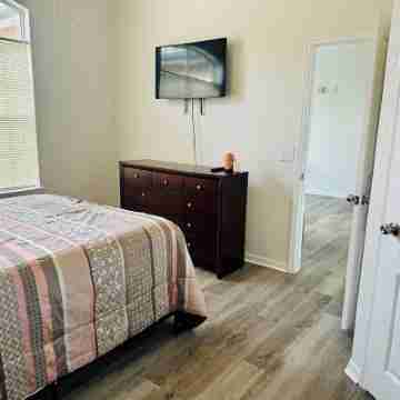 Tranquil 2-bedroom condo in Tampa Rooms