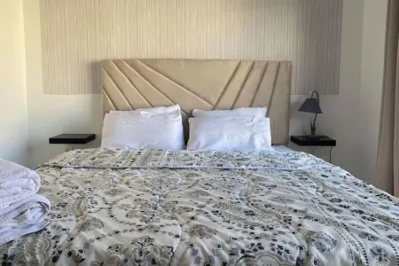 Furnished studio 7 minutes from Casablanca airport Отели рядом с достопримечательностью «Терминал 2 аэропорта Мухаммед Пятый»