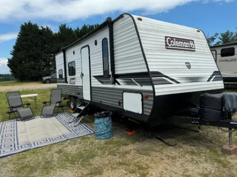 Cozy camper with AC and WiFi in delightful Old Fort