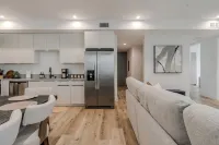 Bright & Spacious in Studio City