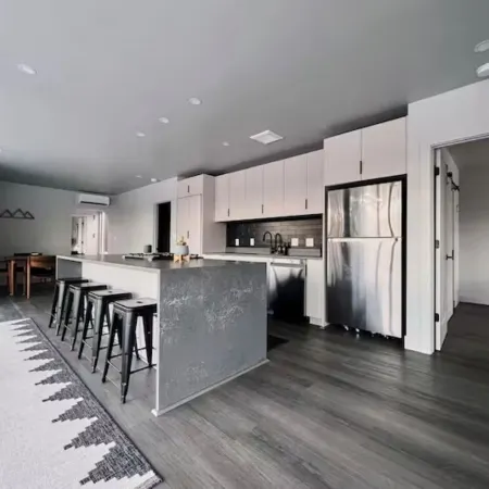 Private modern retreat close to Zion/Bryce