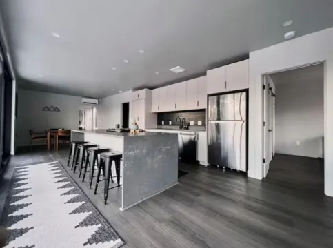 Private modern retreat close to Zion/Bryce