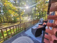 Cozy Log Cabin:  Woods on the Water