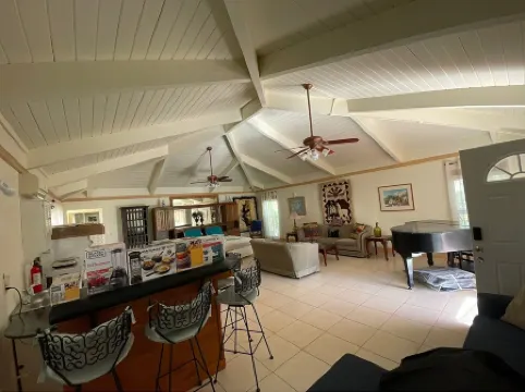2Br near Coral Beach- Coconut Villa, hear the waves and relax!