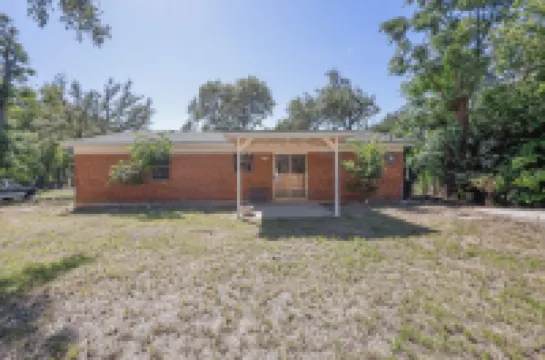 Close to the Lake.  Just 8 minutes from UMHB!