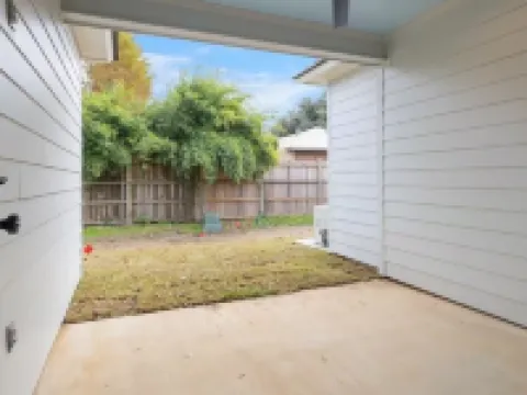 3-bedroom townhome in the Hart of Broussard Hotels in Broussard