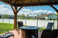 3-bedroom house in amazing Sheridan with WiFi, AC