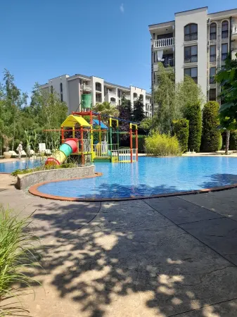 Beautiful 3 Bedroom Apartment With Pool Views in the Cascadas Family Resort Отели в г. Санни-Бич