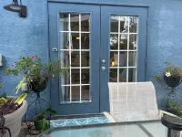 King Studio Explore SWFL Beach, Trails & Treasures