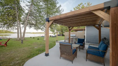 Trent River Retreat – Peaceful Waterfront Cottage with Private Dock, Sunroom