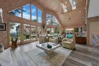 LAKEFRONT HOME w BEACH @ HIGGINS LAKE !