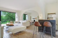 Renovated St Tropez house in the heart of the vineyards